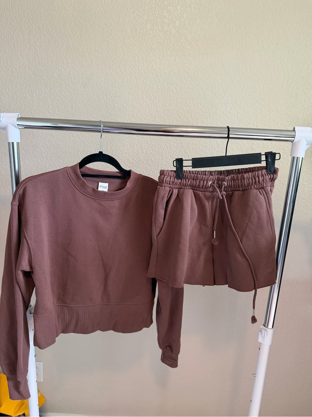 Women's Cozy Sweatshirt & Shorts Set - Mauve